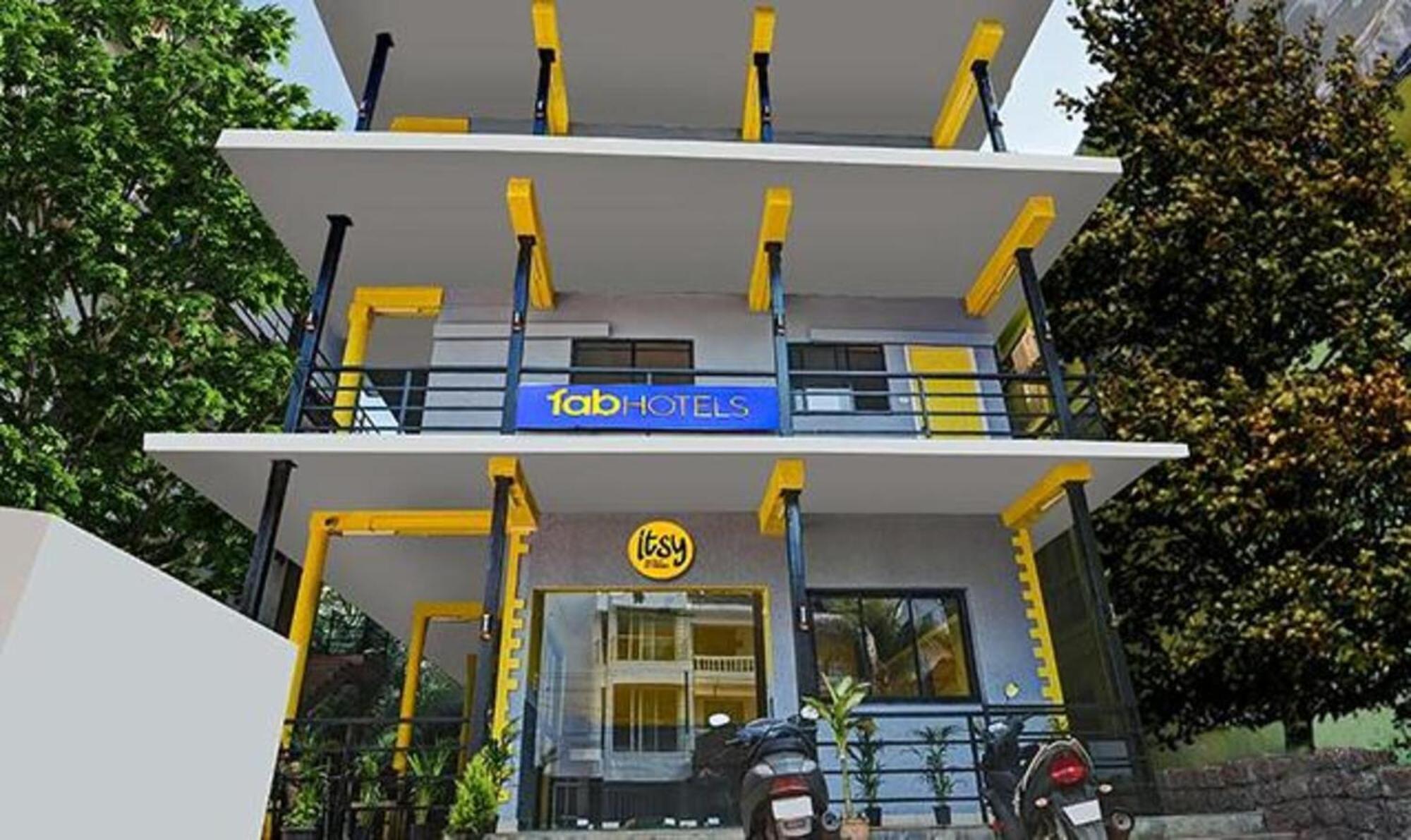 Fabexpress 29 Beach House, Morjim Beach Esterno foto